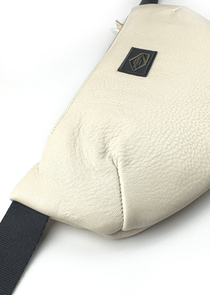 OFF-WHITE SOLO (NATURAL TOP GRAIN) - Smith + Parka